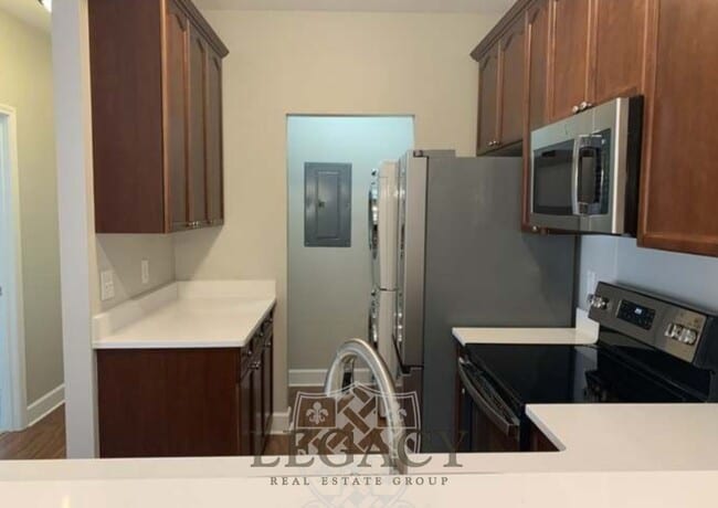 Building Photo - 8045 Bienville Dr