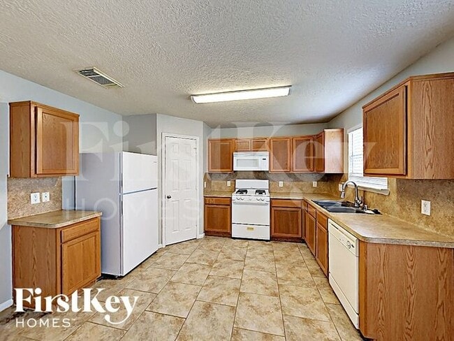 Building Photo - 3510 Fuller Bluff Dr