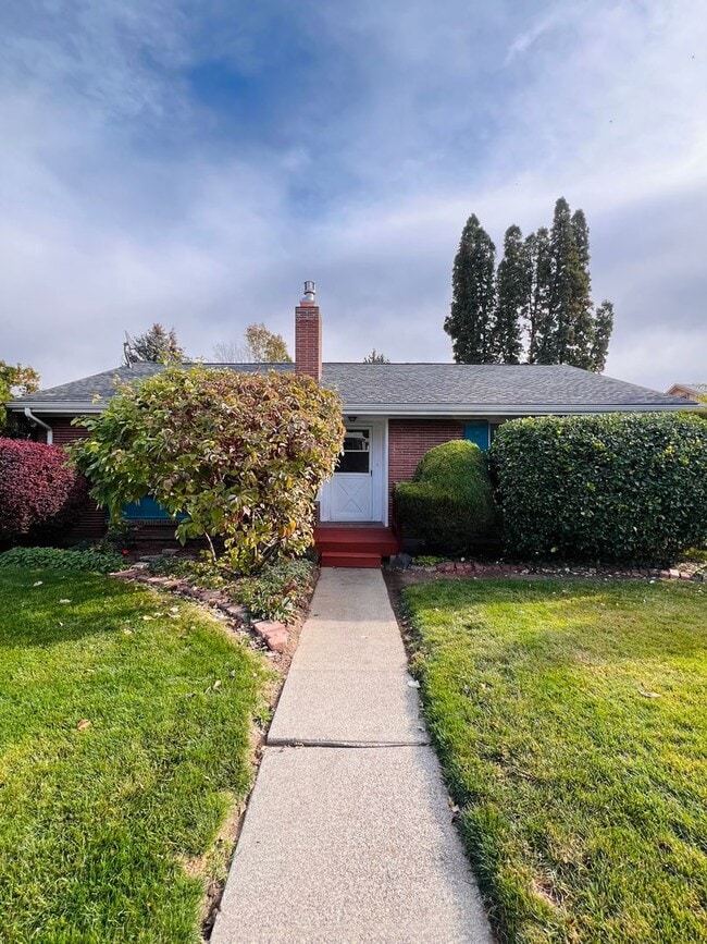 Building Photo - Non-Refundable & Security Deposit Total: $...