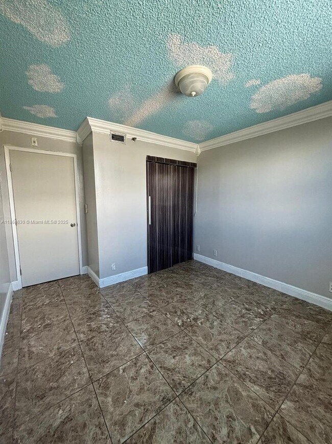 Building Photo - 501 SW 1st St