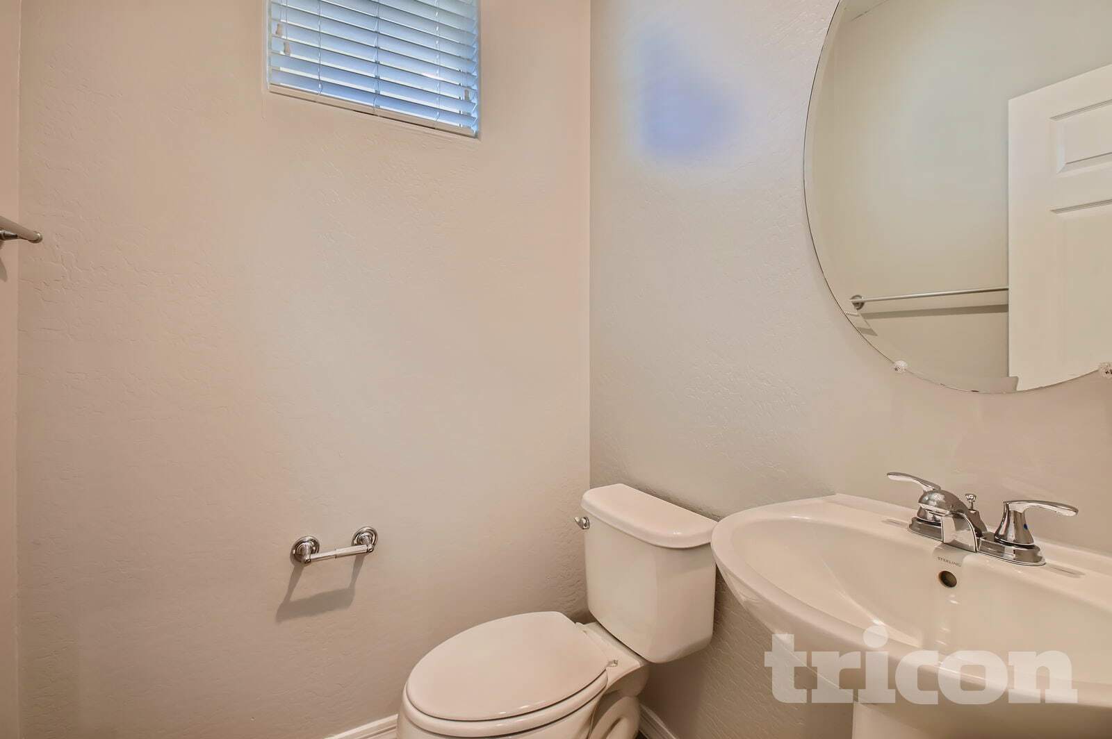 Building Photo - 12042 W Fillmore St