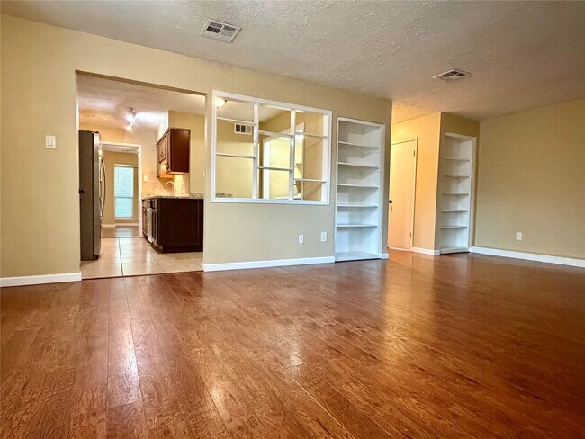 Building Photo - 5800 Lumberdale Rd