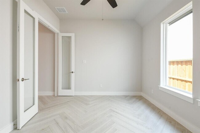 Building Photo - 4859 Antler Run Dr