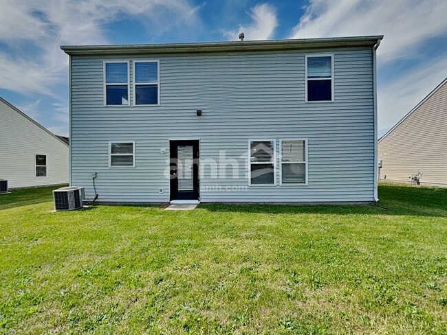 Building Photo - 3347 Hemlock St