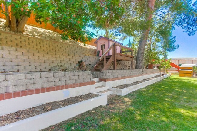 Building Photo - Stunning 4 Bed, 3 Bath Home on Cul-de-Sac in Scripps Ranch - No Pet Allowed