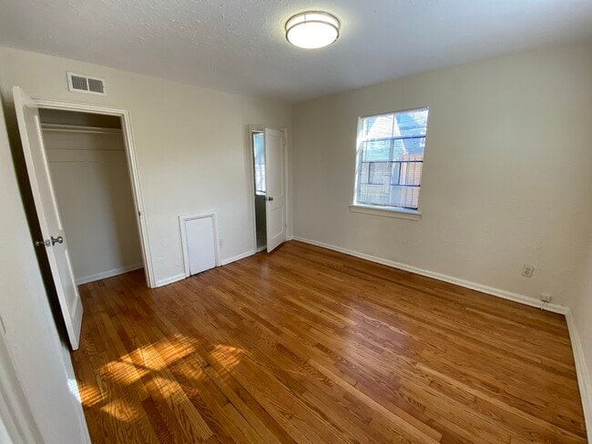 Apartment #3 - Lee Terrace Apartments