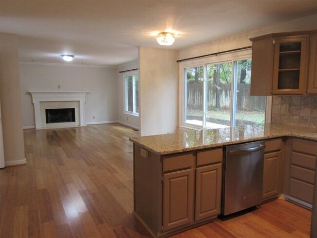 Building Photo - 4635 Villa Chase Dr NE