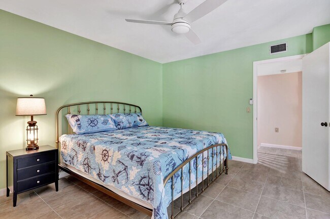 Building Photo - 3016 30th Ct