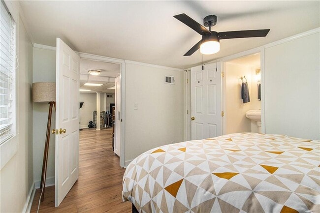 Building Photo - 942 Eulalia Rd NE