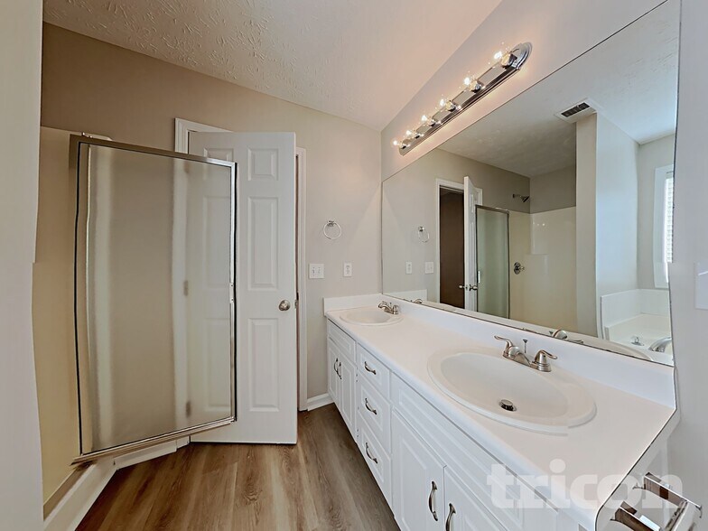 Building Photo - 1417 Stream Walk