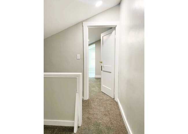 Building Photo - 3207 Jefferson Ave