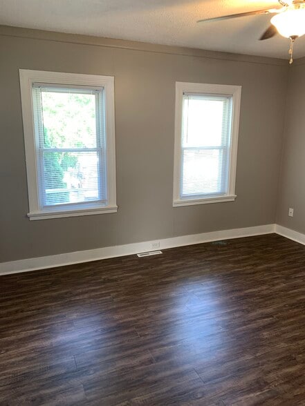 Building Photo - 47 Sumner St