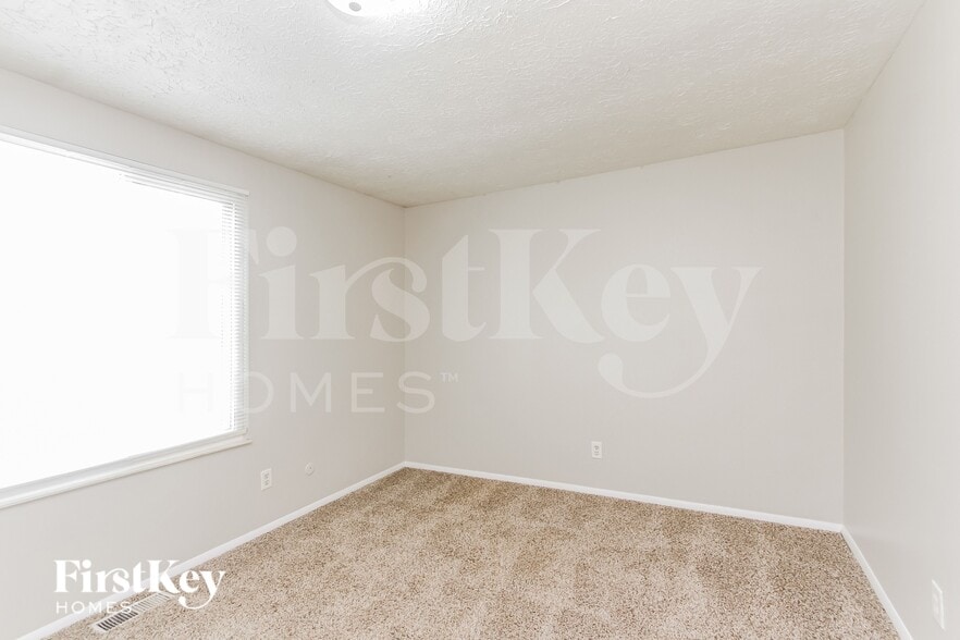 Building Photo - 5901 Pemberly Dr