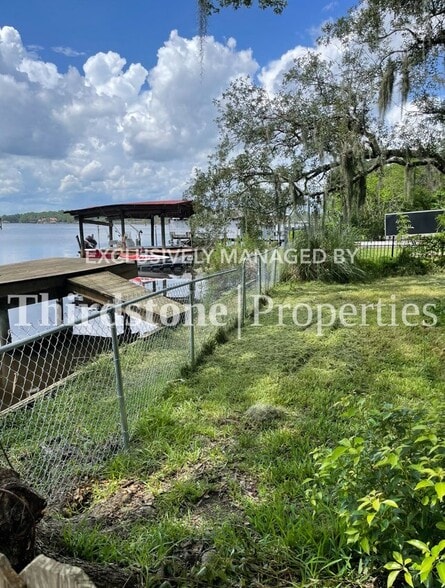 Building Photo - 7656 Laura St N