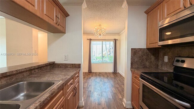 Building Photo - 10610 SW 158th Ct
