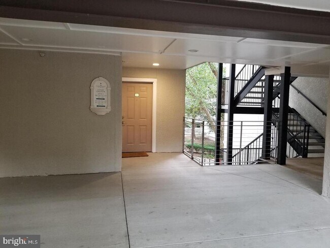 Building Photo - 1504 Lincoln Way