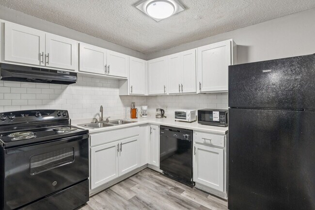 Building Photo - 914 Winthorne Dr
