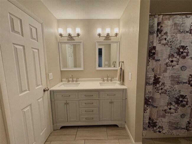 Building Photo - 408 Little Chisholm Cir