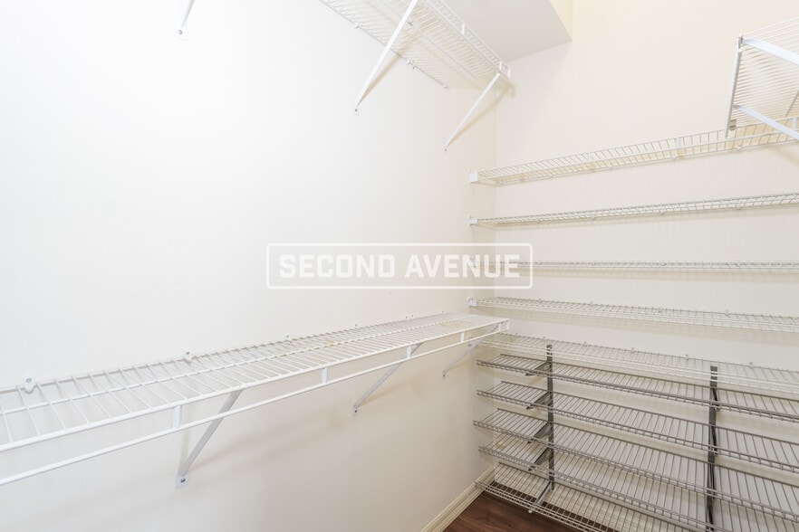 Building Photo - 4622 Tailfeather Ct