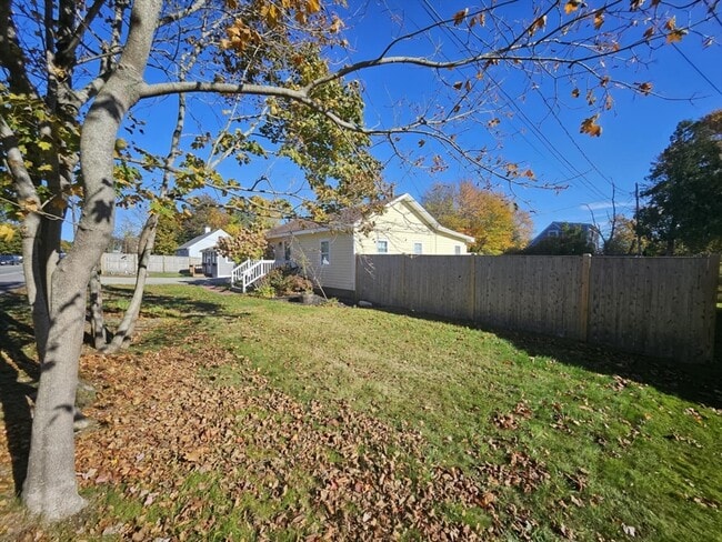 Building Photo - 1037 Ocean St