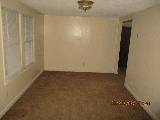 Building Photo - 2415 Rosebrier Ave