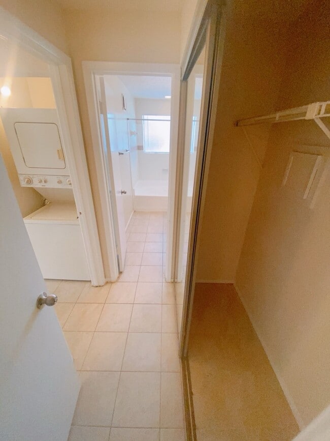 Building Photo - 7900 Bissonnet St