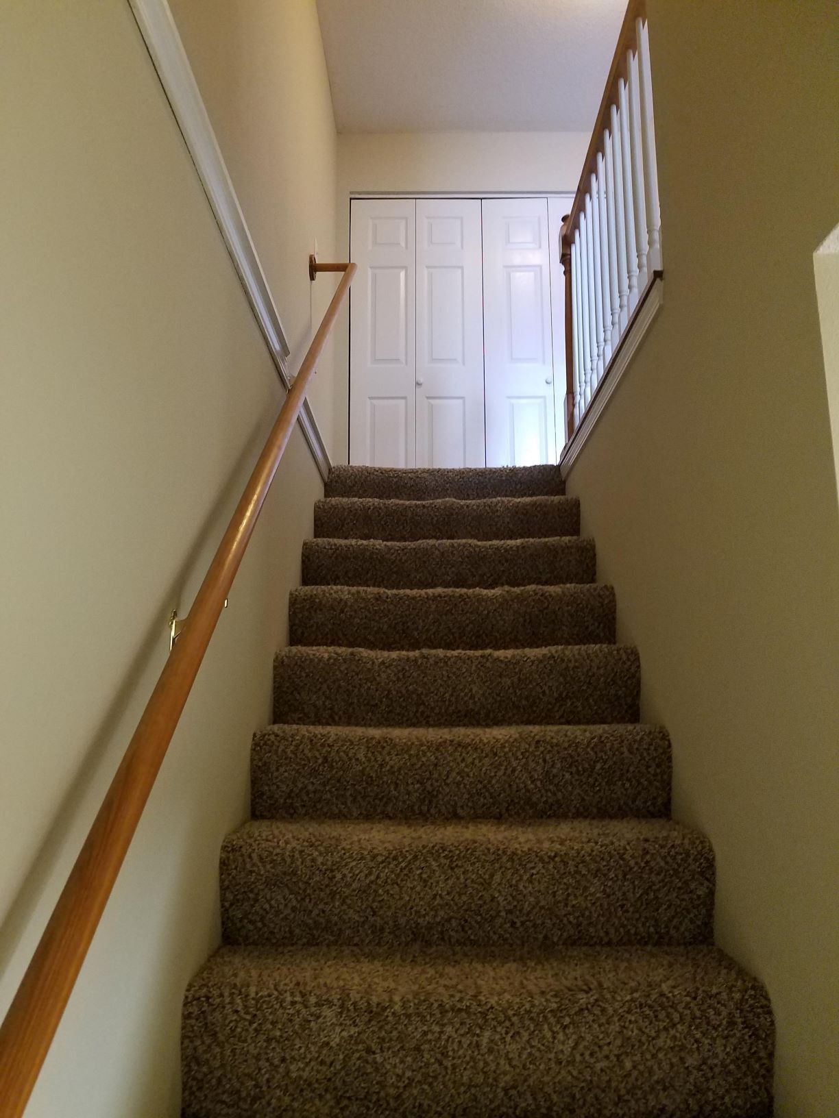Building Photo - 421 Orchard View Ct