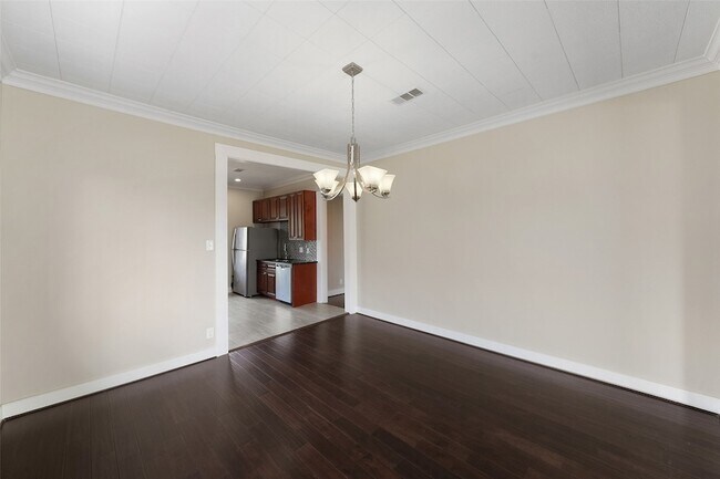 Building Photo - 309 Pecore St