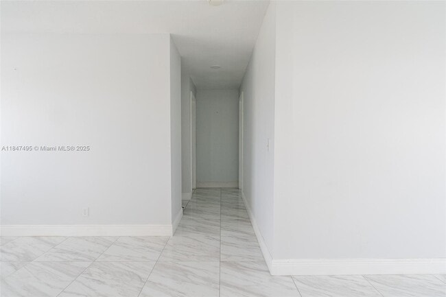 Building Photo - 2401 SW 11th Ave
