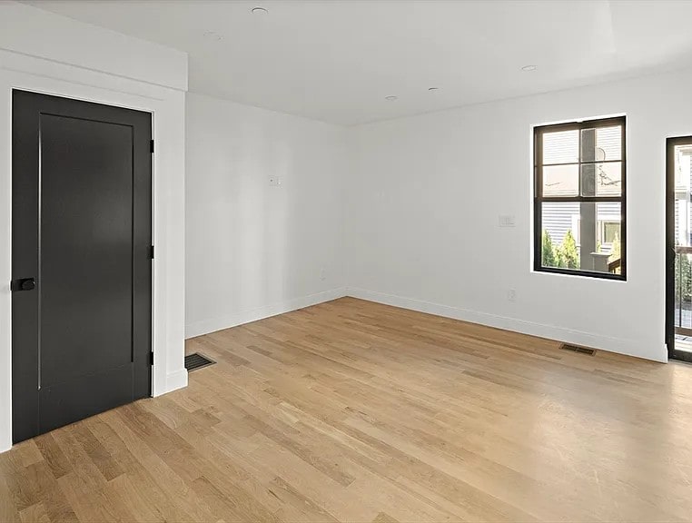 Building Photo - 99 5th St