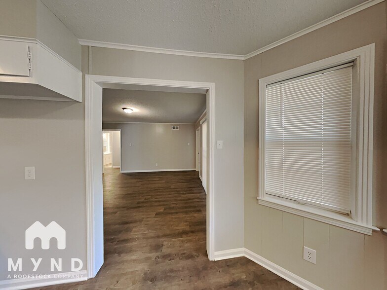 Building Photo - 5160 Rolling Meadows Dr