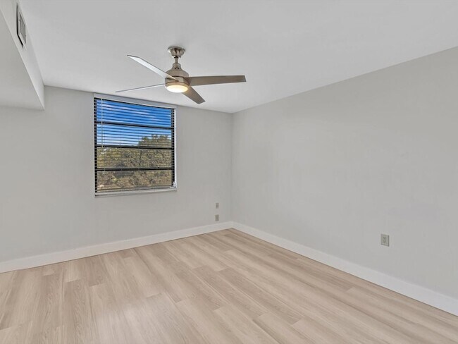 Building Photo - 1711 Whitehall Dr