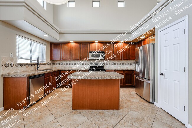 Building Photo - 14958 W Cameron Dr