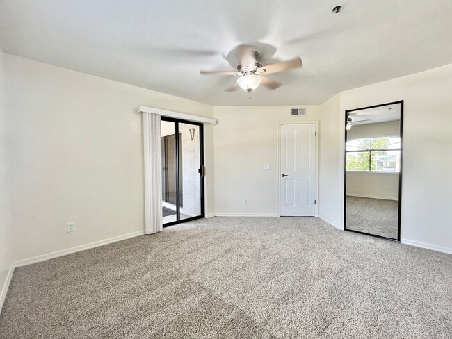 Building Photo - Luxurious 2 Bd 2 Ba Condo in Biltmore!