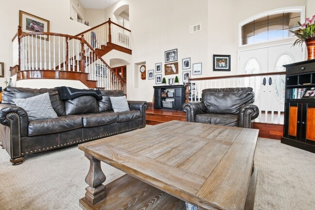 Building Photo - Ready now: Spacious 4 bedroom 3 bath with bonus room and 3 car garage