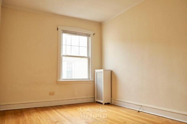 Building Photo - 1 bedroom in CHICAGO IL 60625