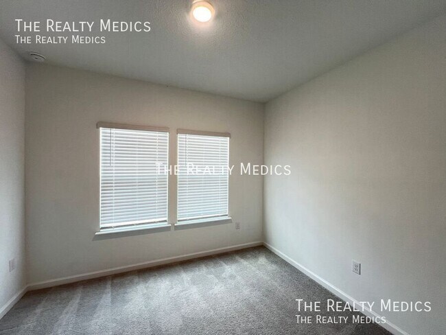 Building Photo - 9301 SW 58th Cir