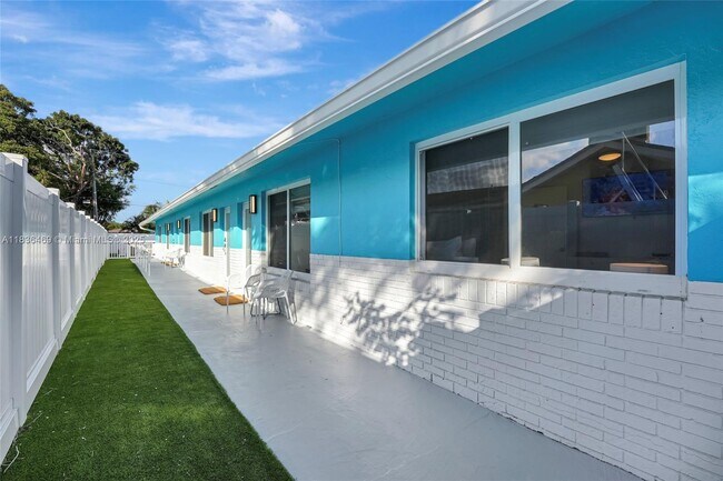Building Photo - 1319 SW 30th St