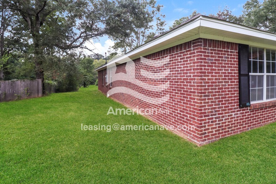 Building Photo - 103 Rolling Hills Blvd