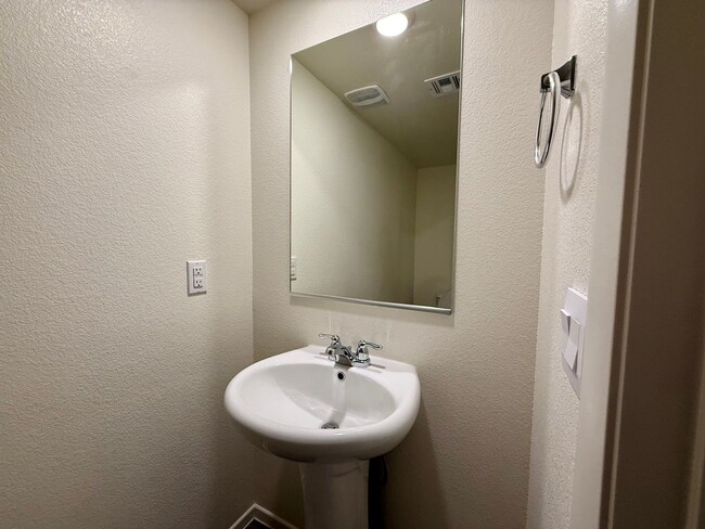 Building Photo - BRAND NEW 3 BED 2.5 BATH 2 CAR GARAGE TOWN...