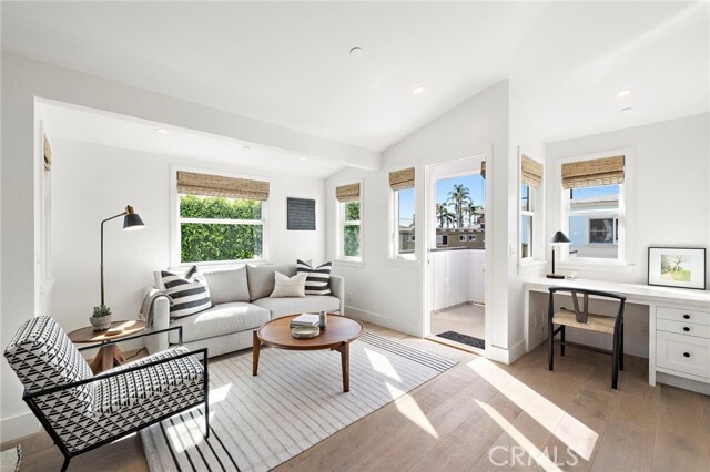 Building Photo - 326 Locust St