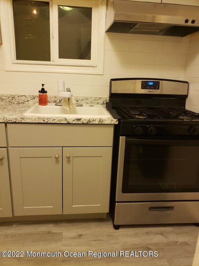 Building Photo - 683 Mantoloking Rd