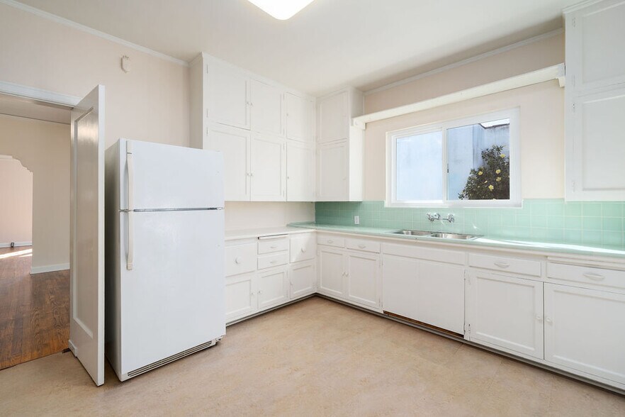 Building Photo - 59 Chorro St