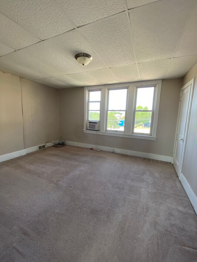 Building Photo - 111 Harwood St