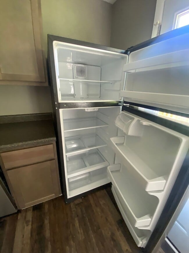 Building Photo - 617 W Owens St