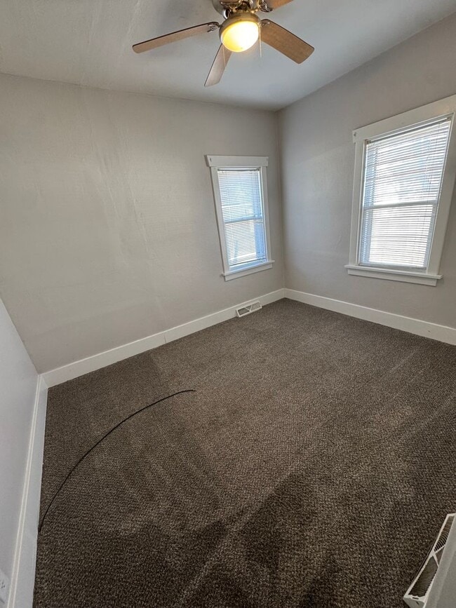 Building Photo - Main level house