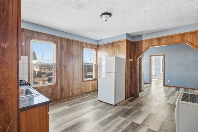 Building Photo - 857 S 1st St