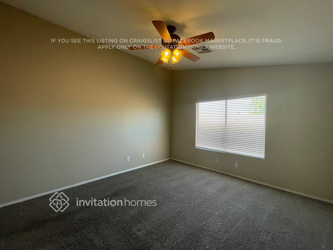 Building Photo - 15508 W Port Royale Ln