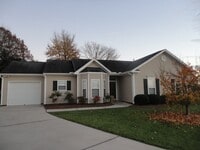 Building Photo - 2488 Somerset Place Dr