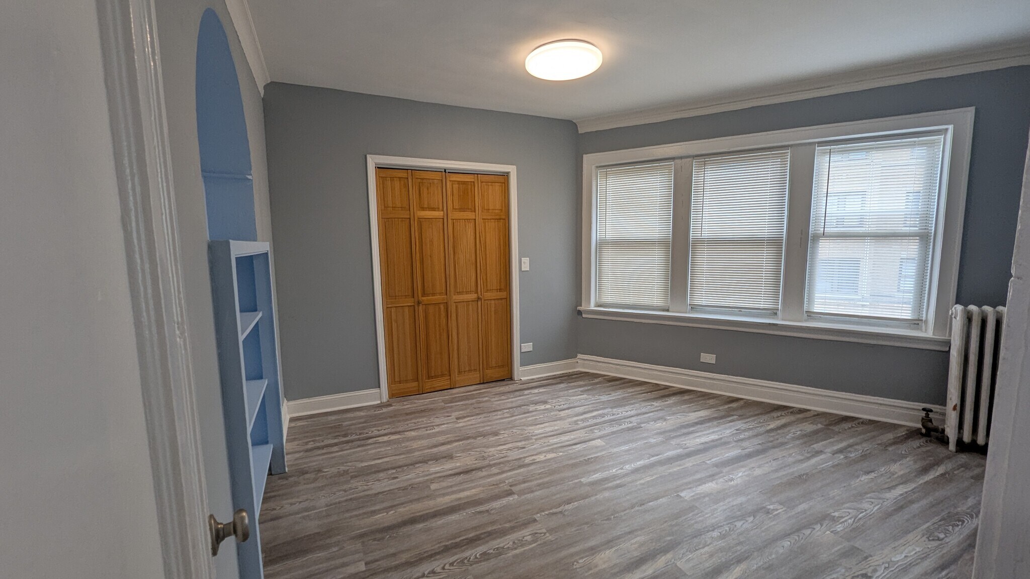 Building Photo - 7416 N Rogers Ave